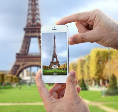 Taking picture of eiffel tower clipart