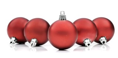 Beyaz arkaplanda noel süslemeleri