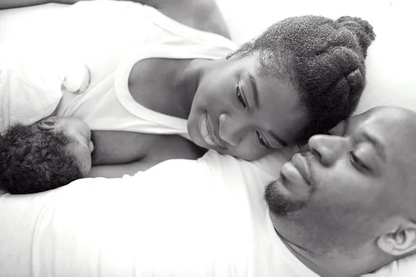 Young black nigerian family — Stock Photo, Image