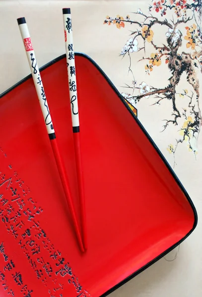 Japon plaka ve yemek çubukları