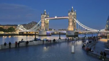 tower bridge transition day night time lapse