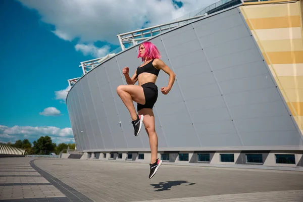 Menina Muscular Trens Para Correr Cidade Imagem De Stock