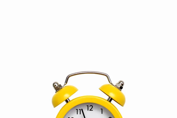 Relógio Alarme Amarelo Antiquado Com Mostrador Fundo Branco Com Espaço — Fotografia de Stock