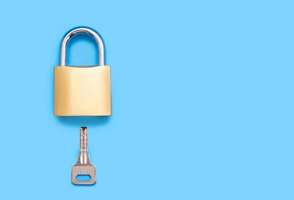 Padlock Key Blue Background Space Text Golden Lock Key Opens — Foto Stock