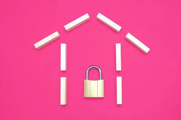 House Shape Wooden Rectangles Pink Background Closed Padlock Concept Protection — ストック写真