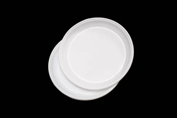 Λευκά Πλαστικά Πιάτα Μιας Χρήσης Μαύρο Φόντο Πλαστικά Σκεύη Μίας — Φωτογραφία Αρχείου