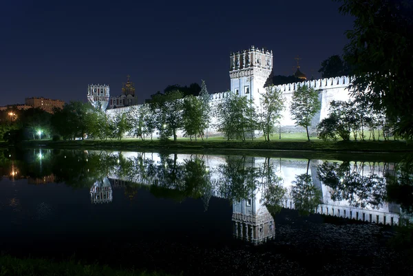 Convento di Novodevichy a Mosca di notte Foto Stock