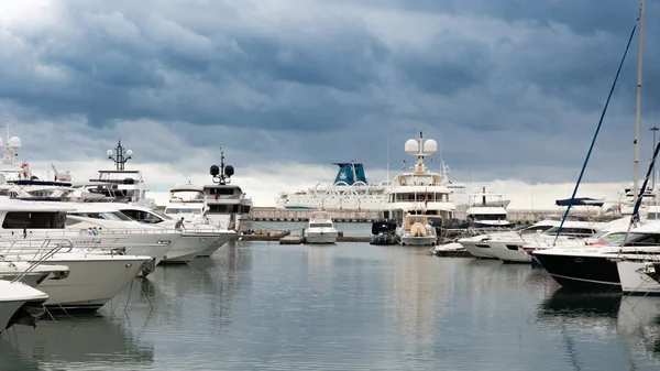 Sochi Russland September 2021 Blick Auf Den Yachthafen Hafen Von — Stockfoto