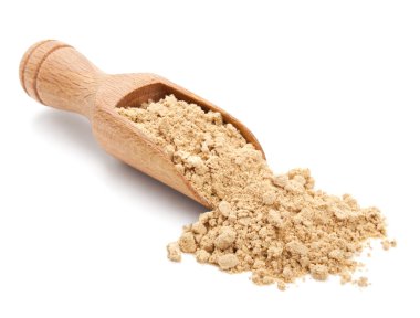 öğütülmüş zencefil üzerinde beyaz izole