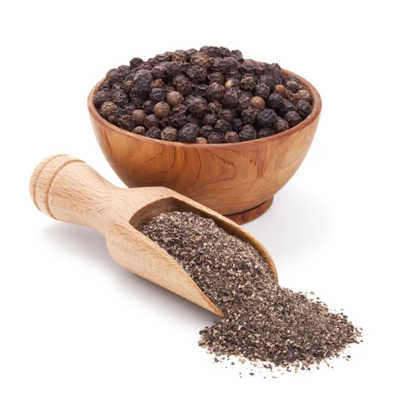 Milled black pepper isolated on white — Stock Photo, Image