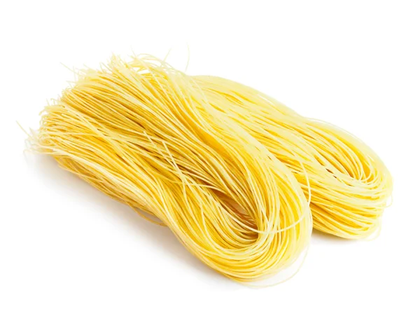 Italiaanse spaghetti geïsoleerd op wit — Stockfoto