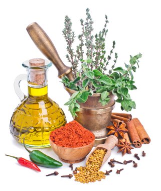 baharatlar ve otlar üzerinde beyaz izole