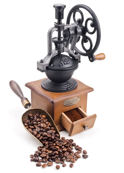 Μύλος καφέ ρετρό με τη σέσουλα του φρυγμένους κόκκους καφέ — Φωτογραφία Αρχείου