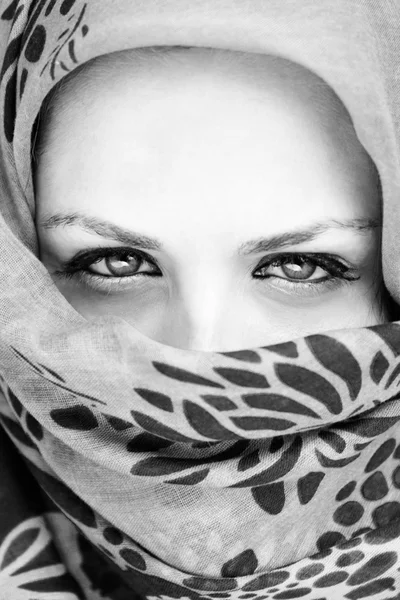 Portrait of a covered woman. — Stock Photo, Image