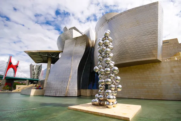 Guggenheimovo muzeum v Bilbau — Stock fotografie