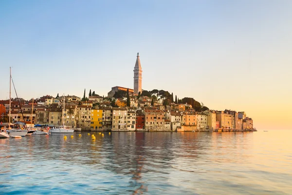 Hırvatistan 'ın Istria kıyı kenti Rovinj. — Stok fotoğraf