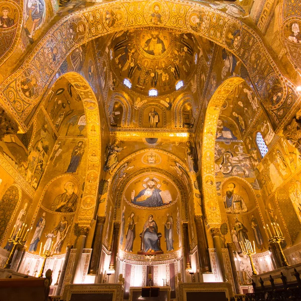 Mosaico dourado na igreja La Martorana, Palermo, Itália — Fotografia de Stock