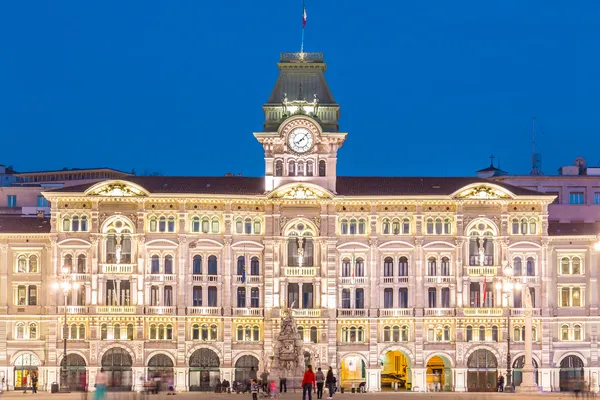 Ratusz, palazzo del municipio, trieste, Włochy. — Zdjęcie stockowe