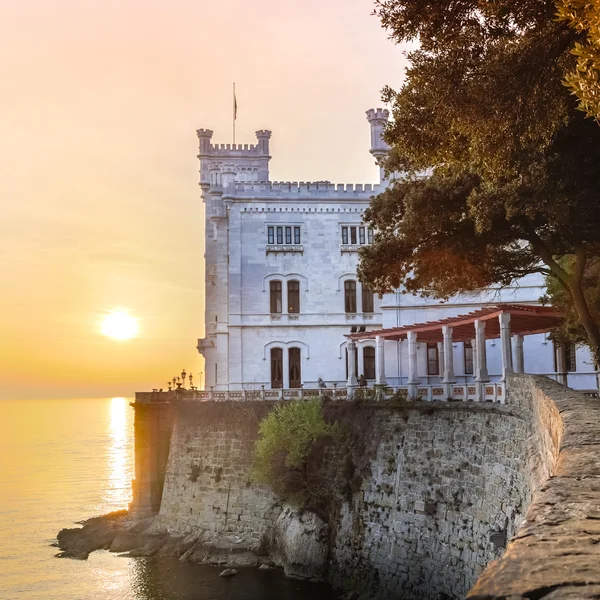 Готель Miramare замок, Трієст, Італія, Європа. — стокове фото