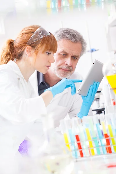 Health care professionals in lab. — Stock Photo, Image