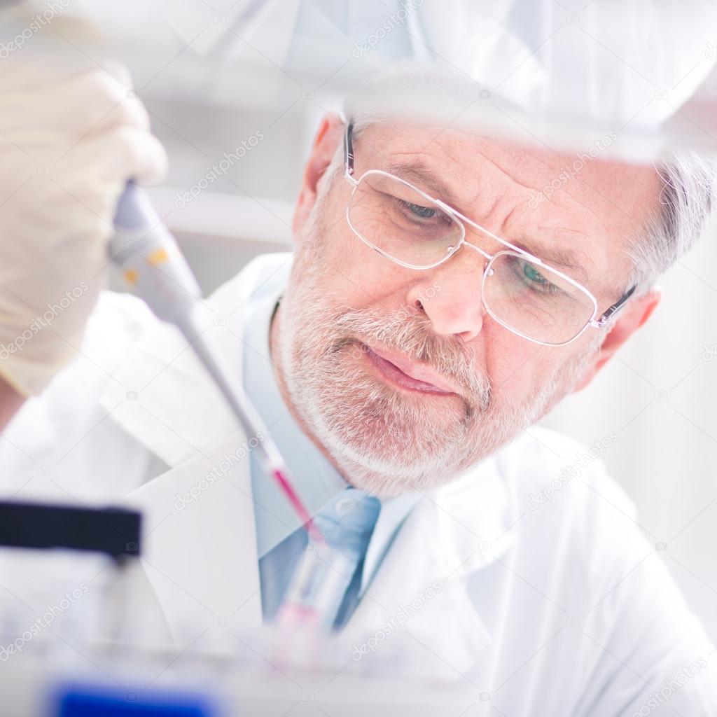 Life scientist researching in the laboratory.