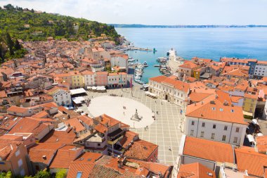 pitoresk eski kasaba piran, Slovenya.