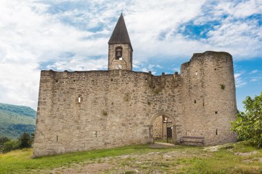 Kilise, kutsal üçlü, hrastovlje, Slovenya.