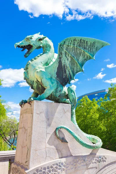 Dragon bridge, Liubliana, Eslovénia, Europa . — Fotografia de Stock