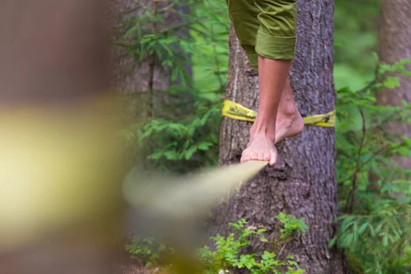 Slack line in the nature. — Stock Photo, Image