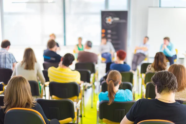 Tavola rotonda alla conferenza delle imprese. — Foto Stock