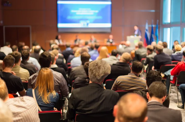 Publiken i konferenssalen. — Stockfoto