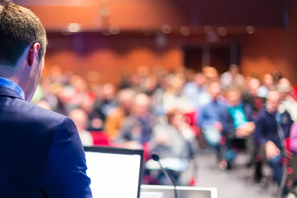 Palestrante na Conferência de Negócios e Apresentação. — Fotografia de Stock