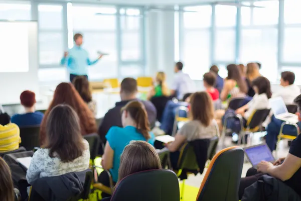 Ponente en la convención y presentación de negocios . — Foto de Stock