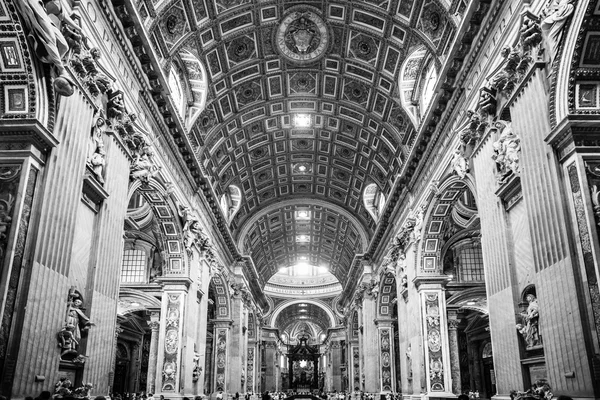 Interior de la Basílica de San Pedro, Vaticano, Roma, Italia . — Foto de Stock