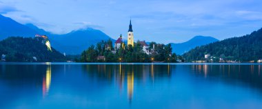 julian alps, Slovenya için Bled Gölü.
