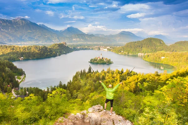 Tracking round Bled Lake in Julian Alps, Slovenia. — Stock Photo, Image