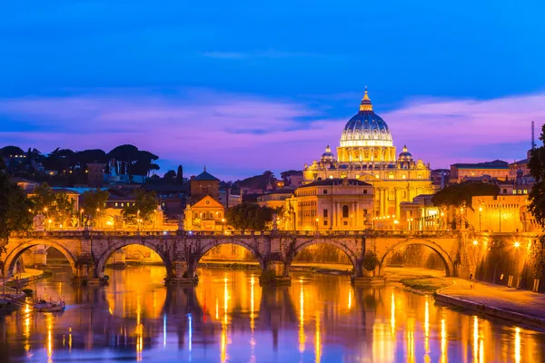 Lihat katedral St. Peters di Roma, Italia — Stok Foto