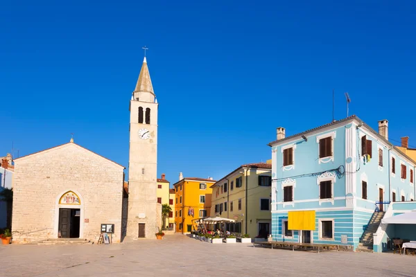 Panoramisch uitzicht van fazana dorp, Kroatië. — Stockfoto