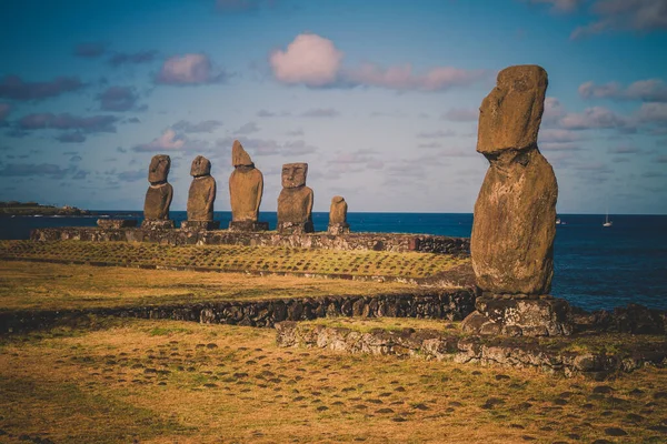 Moai at Ahu Tongariki, Easter island, Chile. — Stock Photo, Image