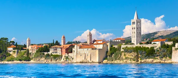 Rab cidade, Mediterrâneo, Croácia, Europa — Fotografia de Stock