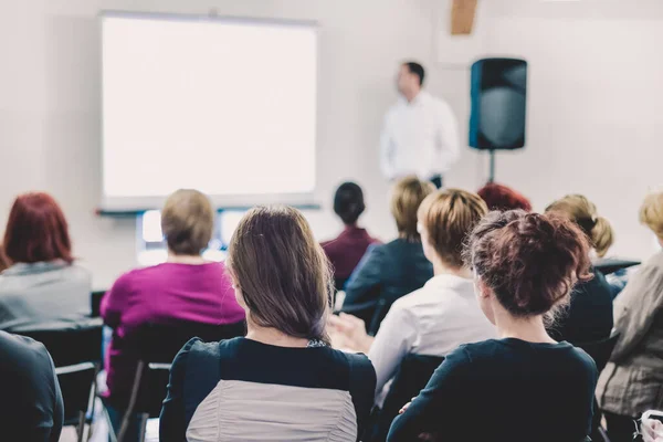 Ponente en la convención y presentación de negocios . — Foto de Stock