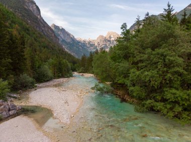 Soca Nehri, Slovenya 'nın büyülü turkuaz rengi