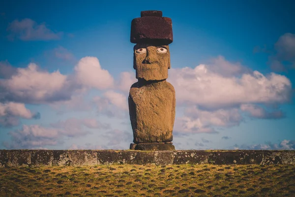 Moai at Ahu Tongariki, Easter island, Chile. — Stock Photo, Image