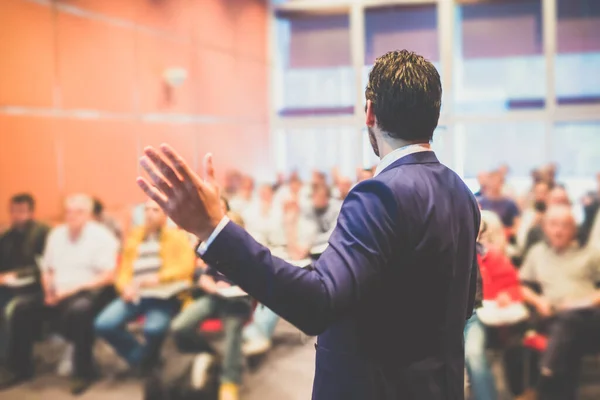 Palestrante na Conferência de Negócios e Apresentação. — Fotografia de Stock