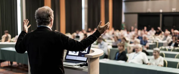 Palestrante na Conferência de Negócios e Apresentação. — Fotografia de Stock