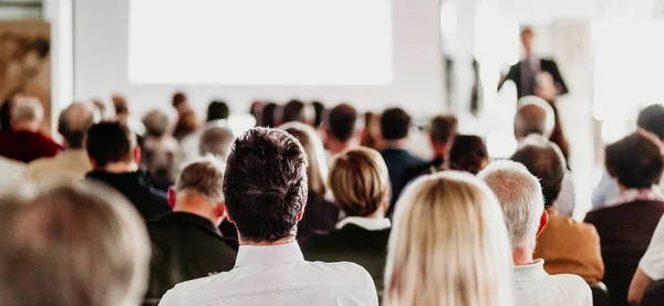 Publiken i föreläsningssalen. — Stockfoto