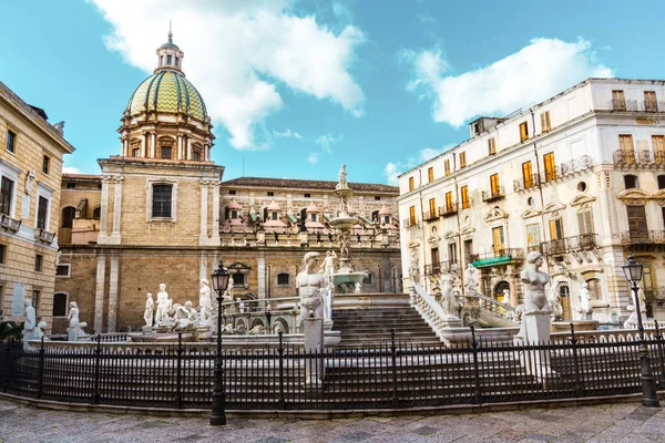 Fontana pretoria in palermo, Sicilië, Italië — Stockfoto