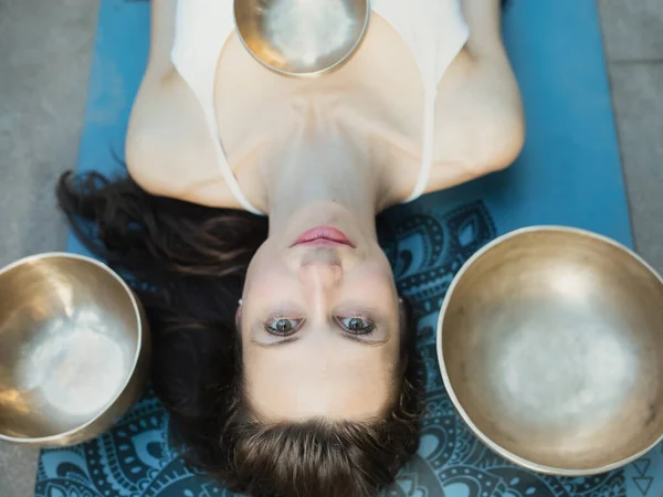 Yoga Concept Meditation Sound Therapy Portrait Beautiful Young Caucasian Woman — Zdjęcie stockowe