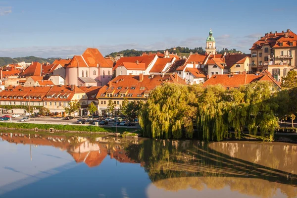 Επαρχια Σαρακοστή Στο Maribor Σλοβενία Δημοφιλής Παραλιακός Περίπατος Ιστορικά Κτίρια — Φωτογραφία Αρχείου