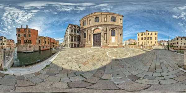 360 derecelik kusursuz panoramik türler İtalya 'da Venedik' in panoramasına eşdeğerdir. İçerik VR. Scuola Grande della Misericordia